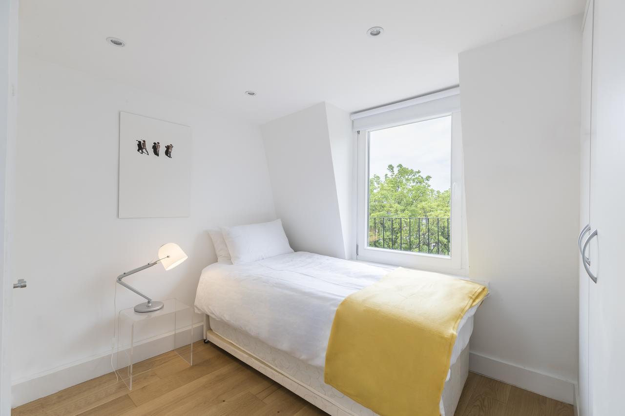Spacious And Chic Flat In Angel Лондон Екстериор снимка