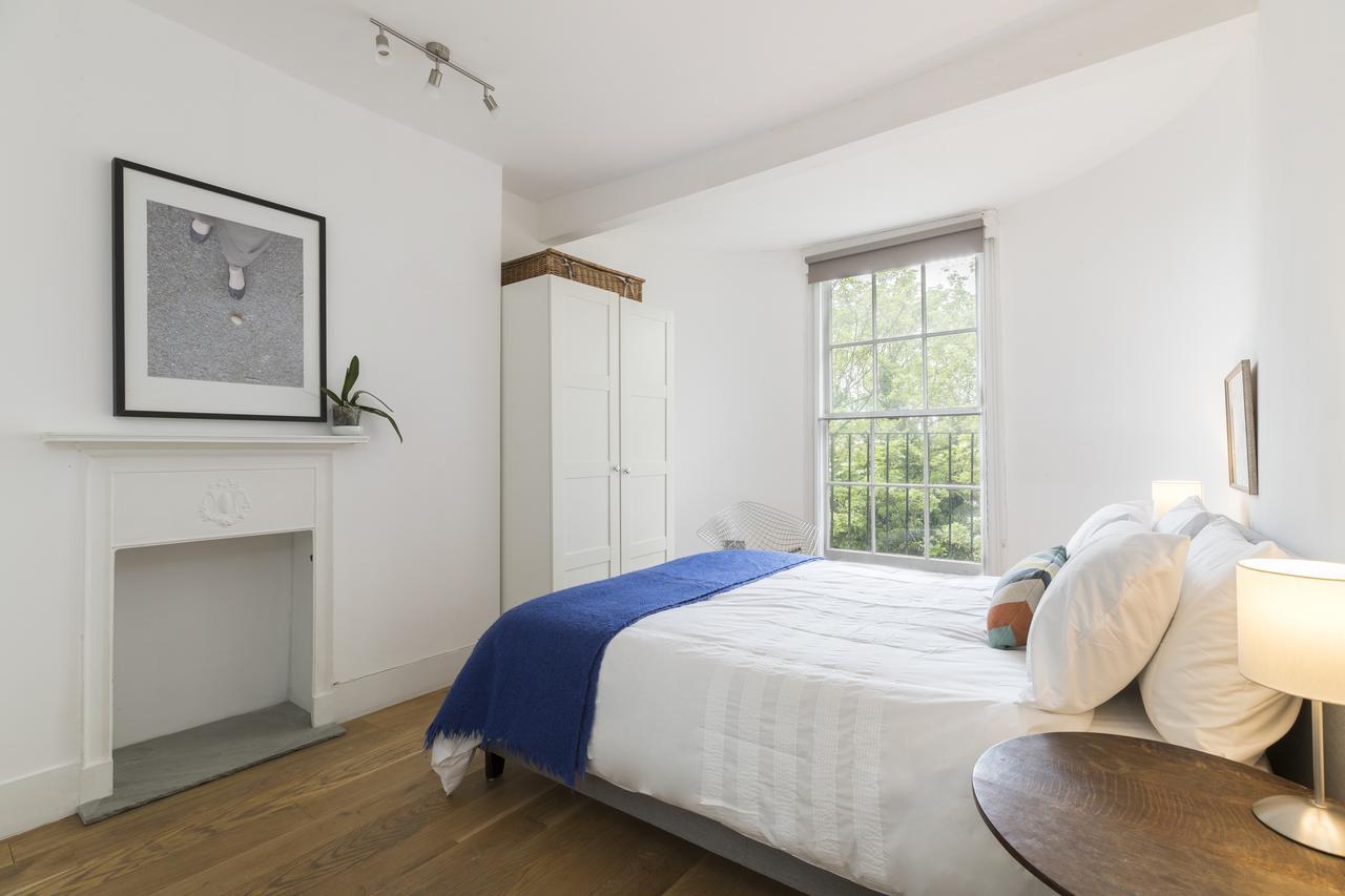 Spacious And Chic Flat In Angel Лондон Екстериор снимка